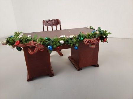 Decorated Desk and Chair drd161z