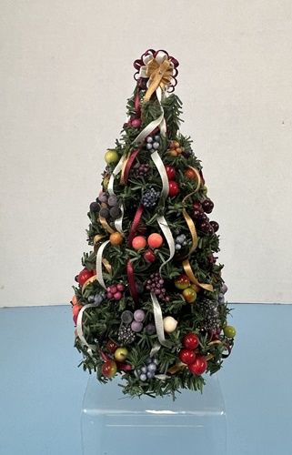 Della Robbia Christmas Tree dh549107