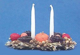 Della Robbia Centerpiece with Pumpkins MUL4317