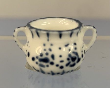 Doubled Handled Chamber Pot mc04587