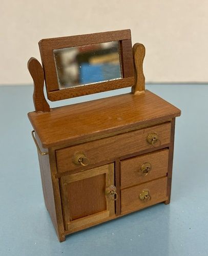 Dresser with Mirror mn528