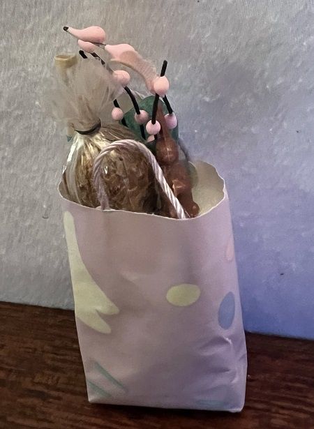 Easter Shopping Bag with Goodies ala214