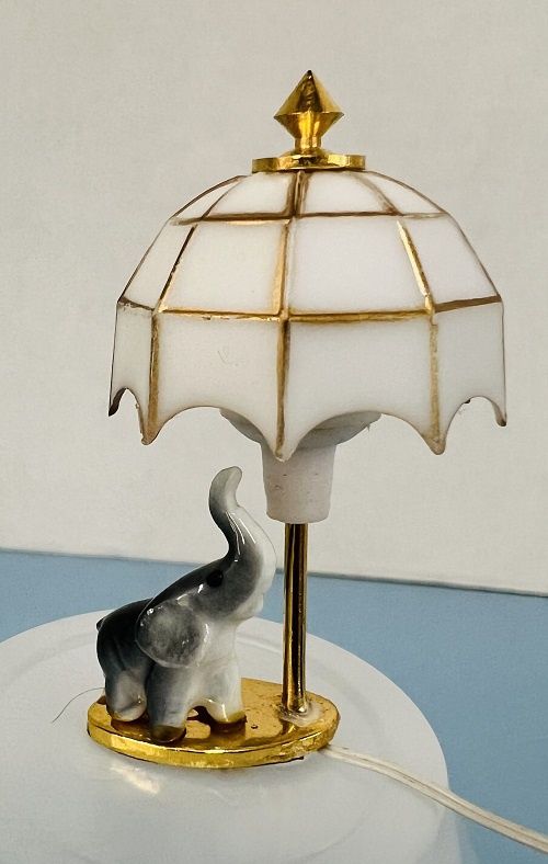 Elephant Figurine Lamp with Tiffany Shade MC030766