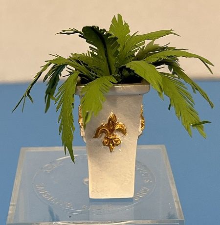 Fern in white vase mcbj442