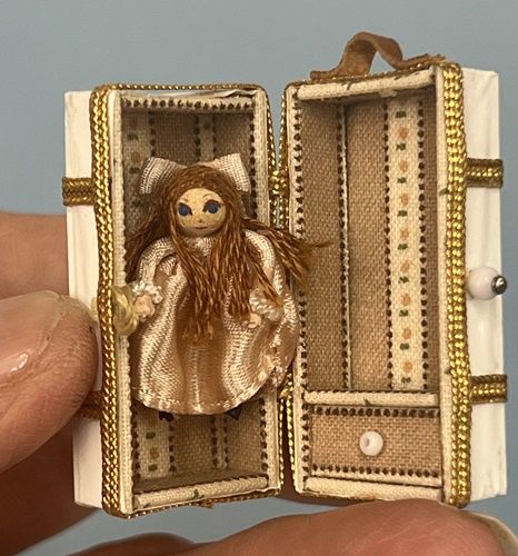 Doll in Trunk cpoo27