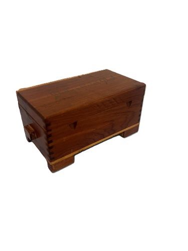 Dolly's Cedar Chest BB0059