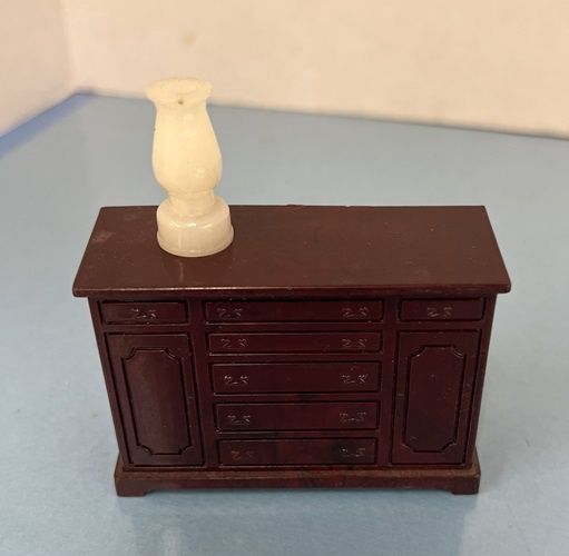 Dresser with Lamp That Lights Up ala197