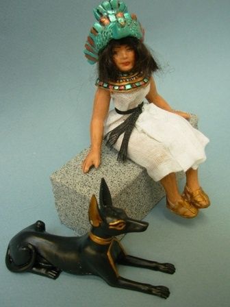 Egyptian Queen with Falcon Headress egy01