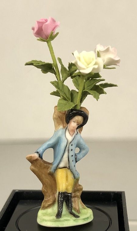 English Bow with Roses Vase mc02100