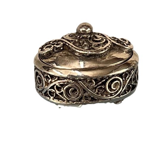 Fine Filigree Silver Bowl with Lid mc031767