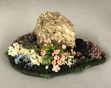 Garden Rock/Boulder with flowers mc01917