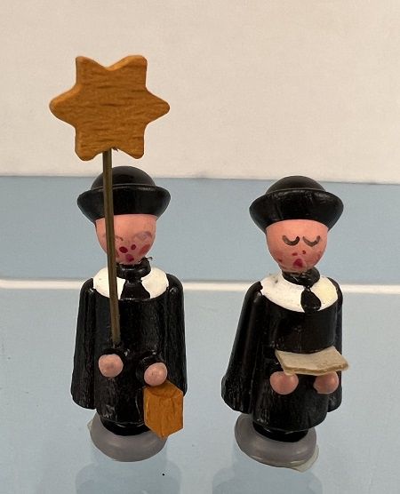 German Wooden Toy Carolers mc868