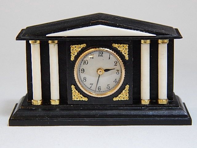 Gilt Metal Mantel Clock lh1771