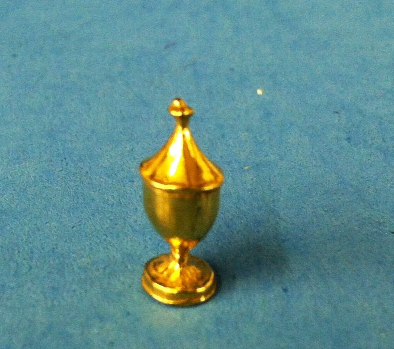 Gold Urn vico0020