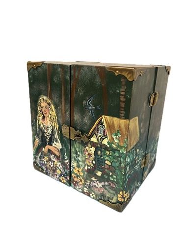 Goldilocks and the Three Bears trunk by Artisan Renee' Derra mn204
