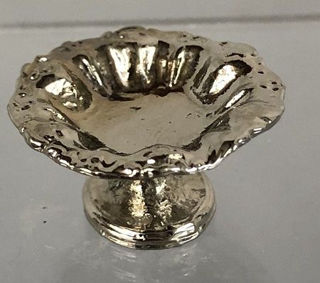 Footed Serving Bowl mc02127