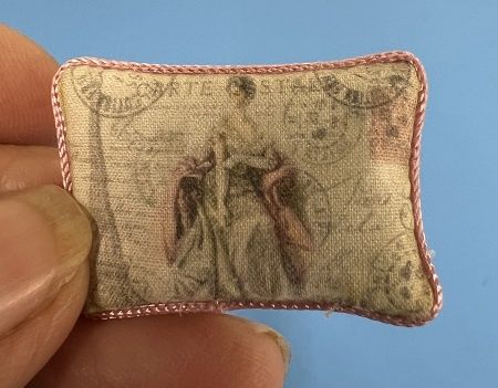 French Pillow with Pink edging lv354