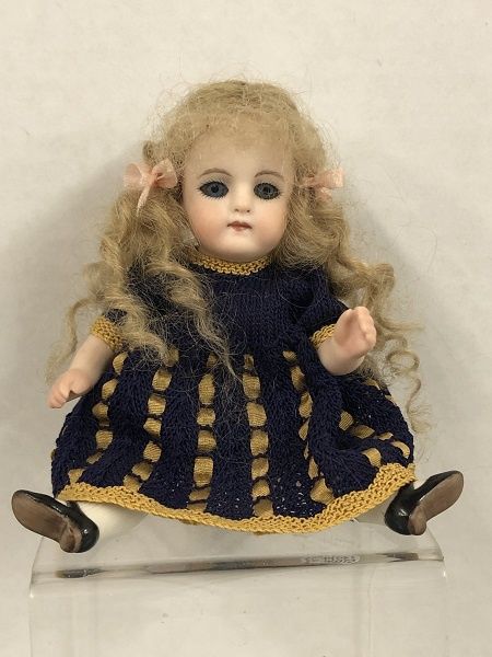 German Glass-Eyed Reproduction STU62