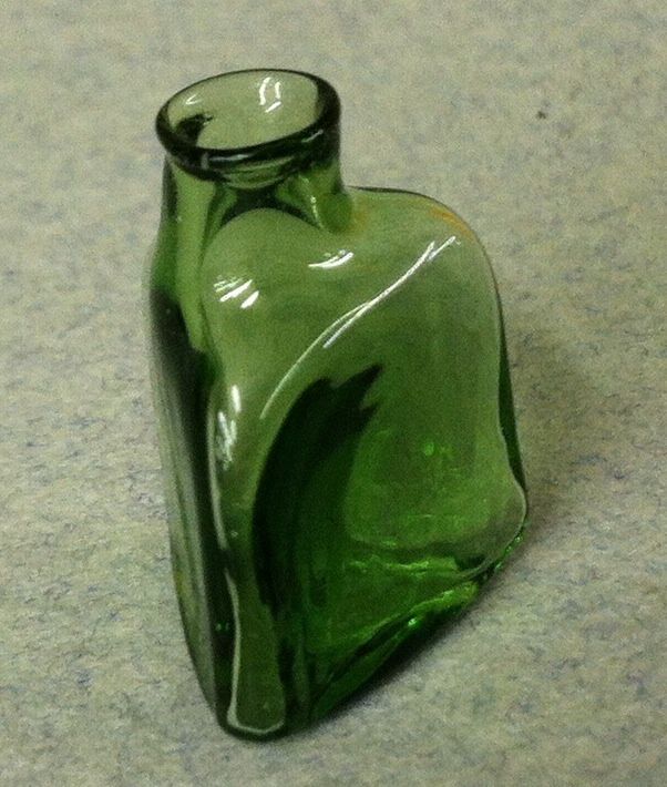 Green Triangular Medicine Bottle bdhb358