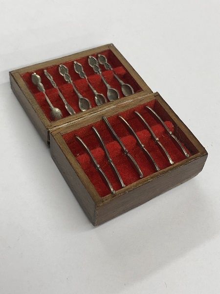 Flatware and Box mc04638