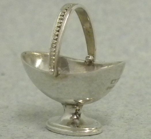 Footed Silver Bowl with Handle dr2silver1