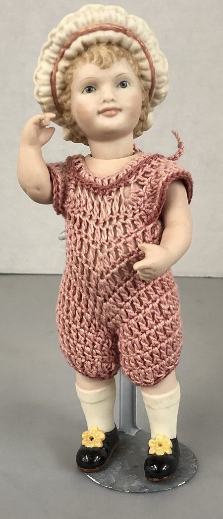 German Doll with Flowers on the Shoes mc03183