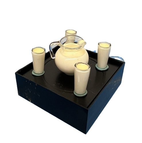 Glass Pitcher and 4 Glasses With Milk so1757