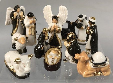 Gold and White Nativity mc03998