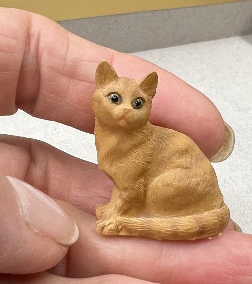 Gold Cat by Heidi Ott xz563