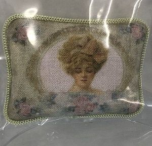 French Lady Pillow lv22861