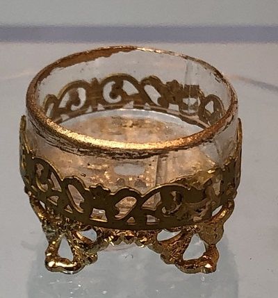 Glass Bowl in Gold Stand lv23147o