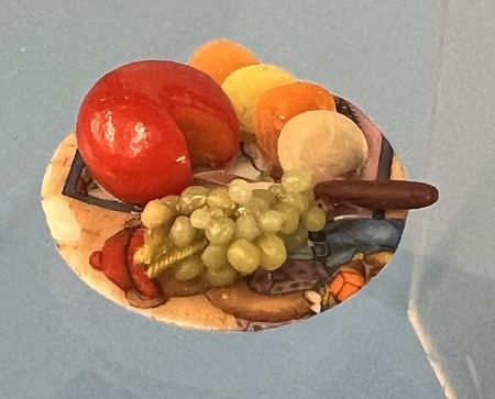 Grapes and cheese tray with knife ch22759