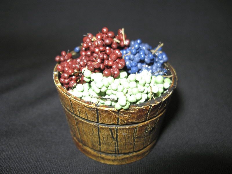 Half Barrel of Grapes YOW26
