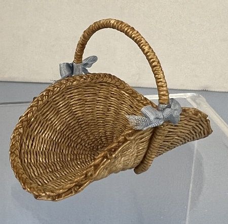 Gathering Basket mc04721