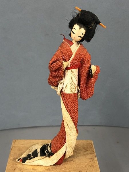 Geisha 5 1/2" tall mc01578