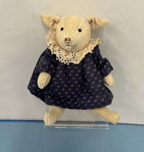 Geraldine by Pam Collins White pcw003