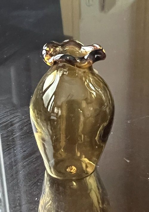 Gold Glass Vase with wavy top mc05736