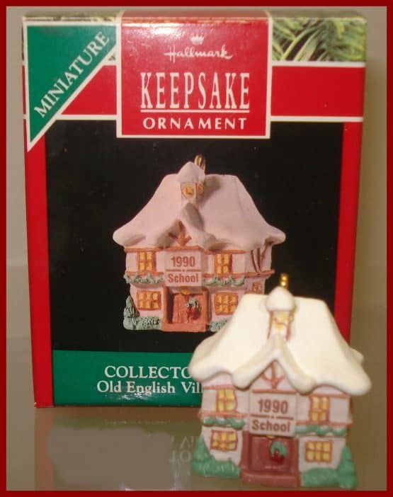 Hallmark Ornament: Old English Village qxm576-3