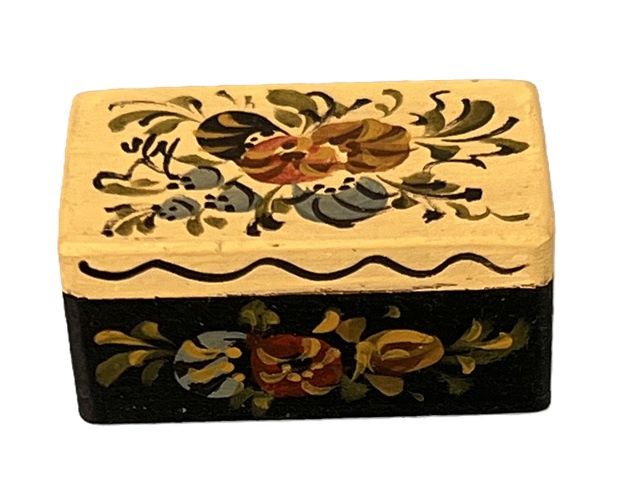 Hand Painted Wooden Box mc031165