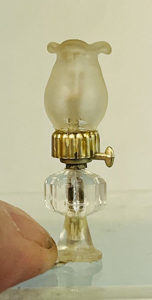 Hurricane Style Lamp MC031496