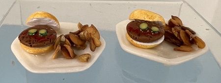 Hamburgers and Chips mc030812