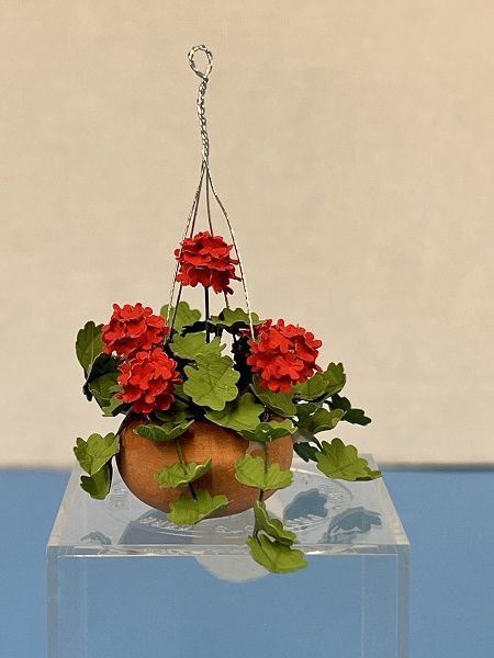 Hanging red Geranium clay pot 10000109-1