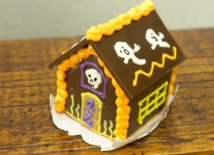Haunted House Cake bdK2809