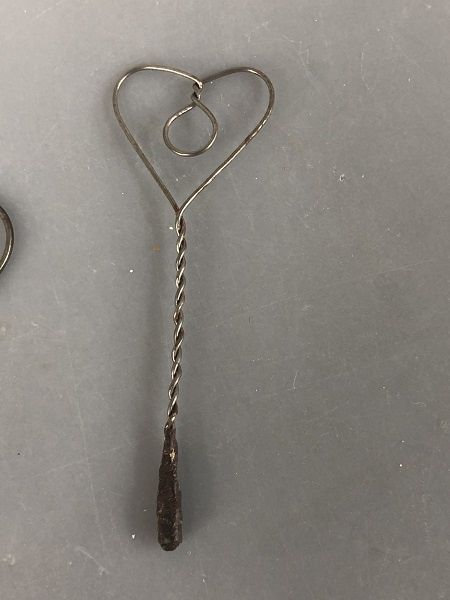 Heart Shaped Rug Beater mrb090964