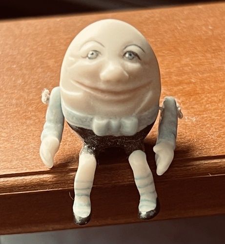 Humpty Dumpty by Renee Derra/Marlowe mc031267