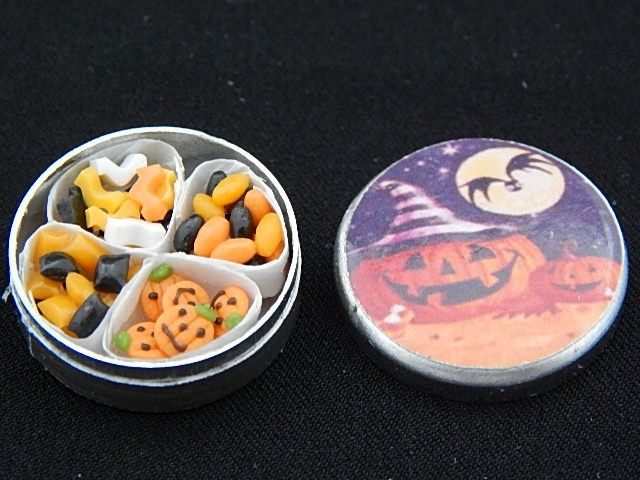 Halloween Treats in Tin bdk3204