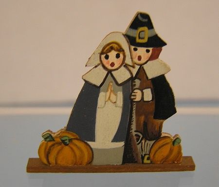 Hand Painted Pilgrims Wooden Display mc05936