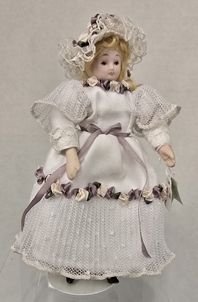 Handpainted Porcelain Young Lady In Whitle Satin Dress And Hat mc1481x