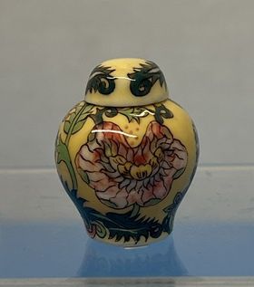 Jardiniere Pot with Lid and Floral Motif cn409x
