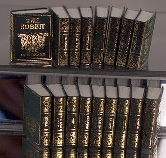 NI194JRR Tolkien  Books set/17